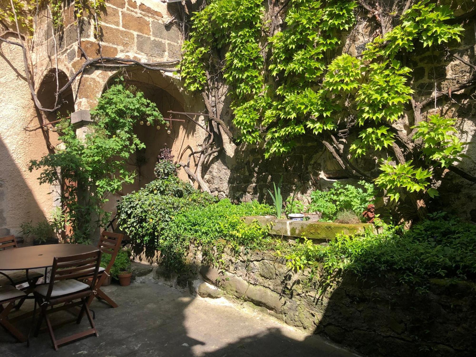 La Demeure Du Lac De Fugeres Le Puy-en-Velay Bagian luar foto